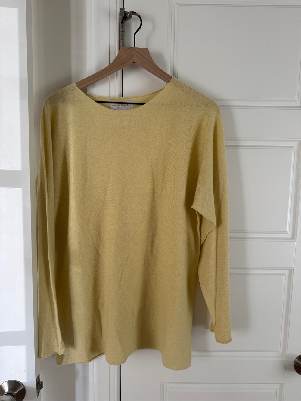 Light Yellow Men’s Crewneck Sweater — Minimal Everyday Knit